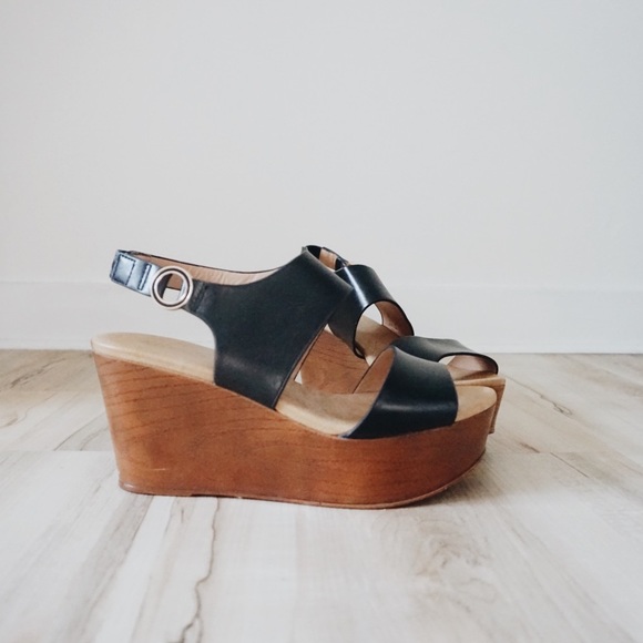 Aldo Platform Sandal - Picture 1 of 4